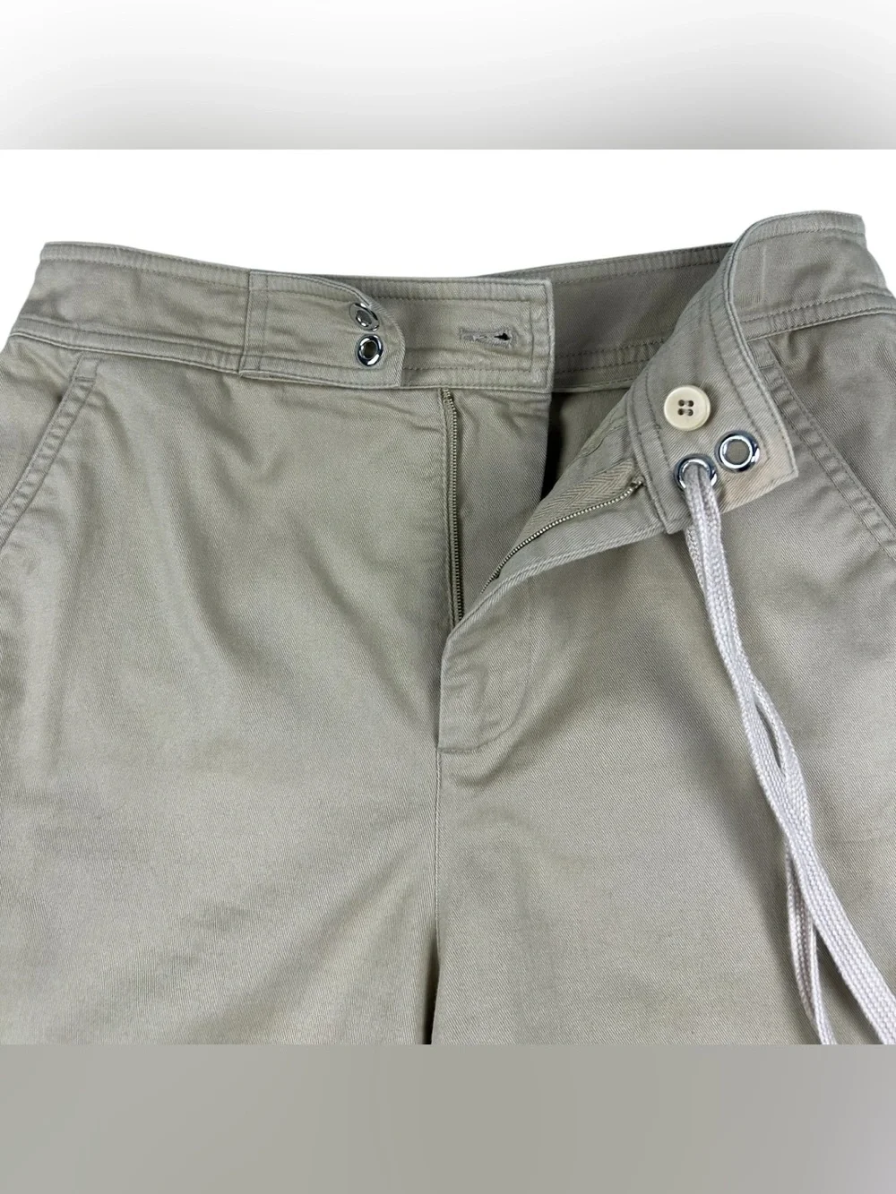 Red Valentino Garavani Embroidered Patch Khaki Shorts Size US 4 Preppy Resort - Picture 4 of 14